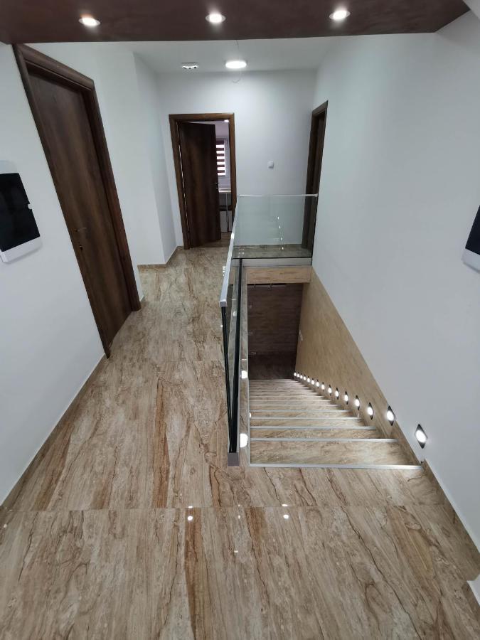 Sobe I Apartmani Casa Mia Pecinci Exterior foto