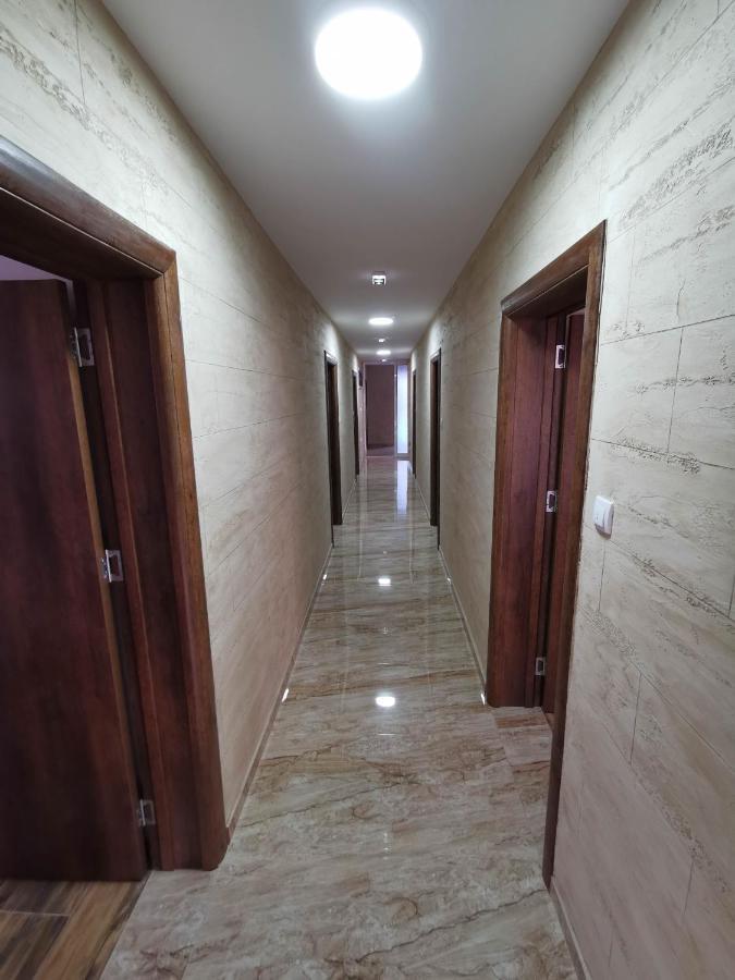 Sobe I Apartmani Casa Mia Pecinci Exterior foto